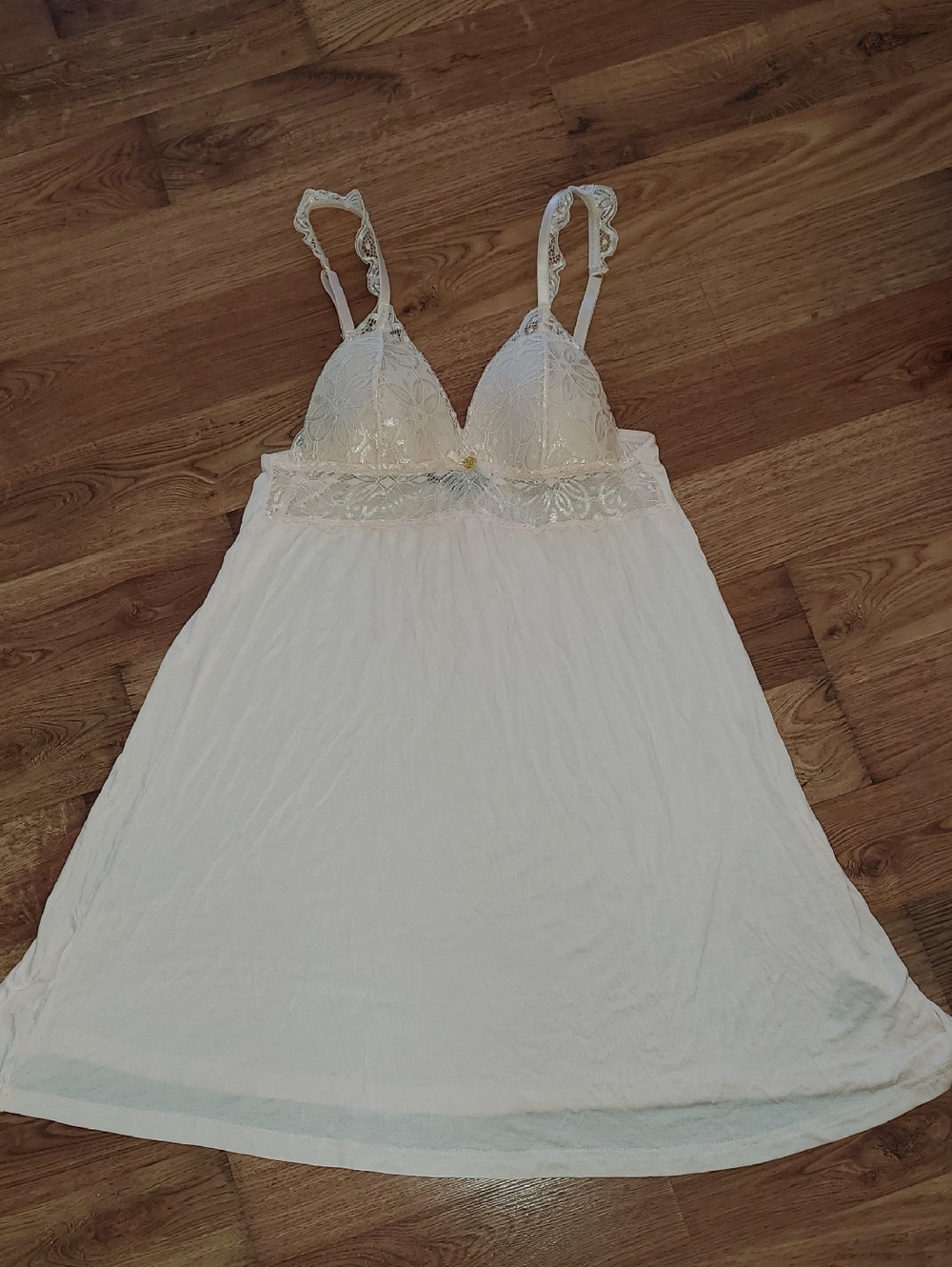 Lace-Trim Women's Chemise Nightdress in Ivory Intimates Size M